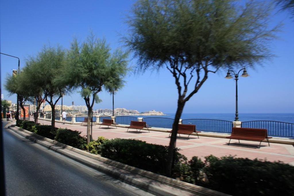 Modern 2Br Apartment In Central St Julian'S Saint Julian's Εξωτερικό φωτογραφία